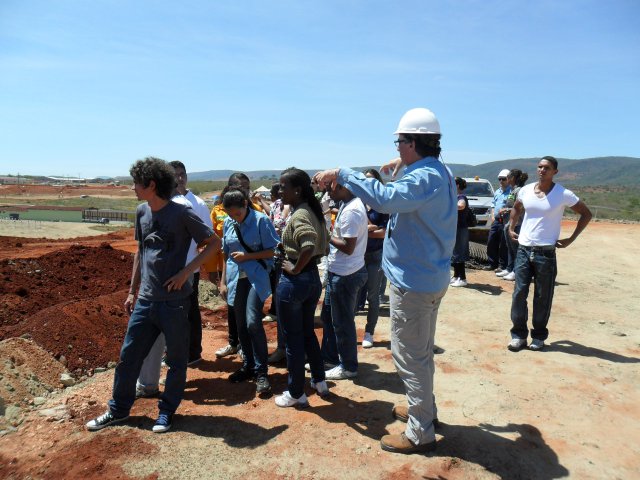 Visita técnica orientada à Mineradora Vanádio de Maracás S/A dos alunos e professores do curso de Licenciatura em Química do CFP/UFRB