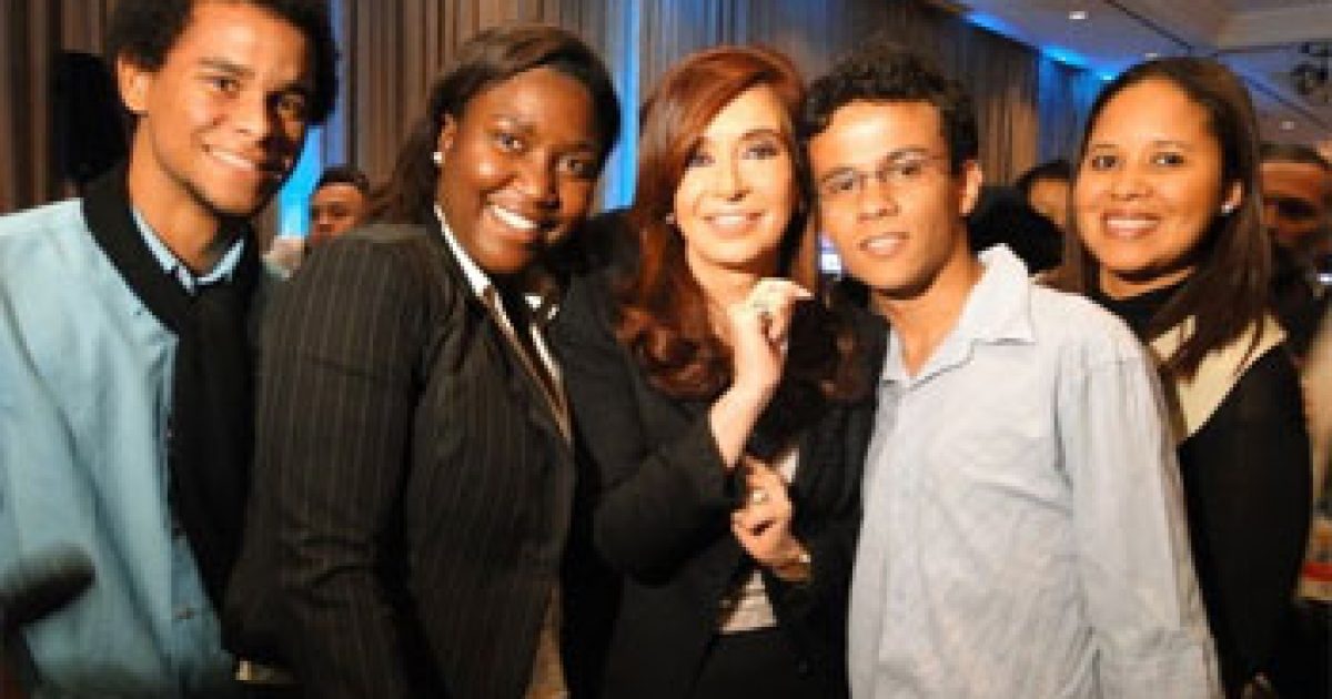 Estudantes de Comunicação participam de Congresso na Argentina com a presidenta Cristina Kirchner