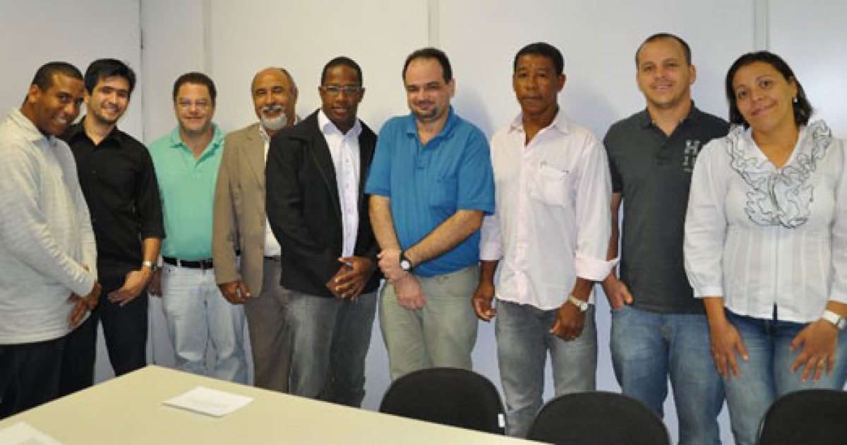 Primeiro estudante do curso de bacharelado em Ciências Exatas e Tecnológicas da UFRB cola grau