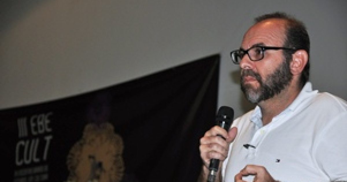 Mesa-redonda debate comunicação no último dia do EBECULT