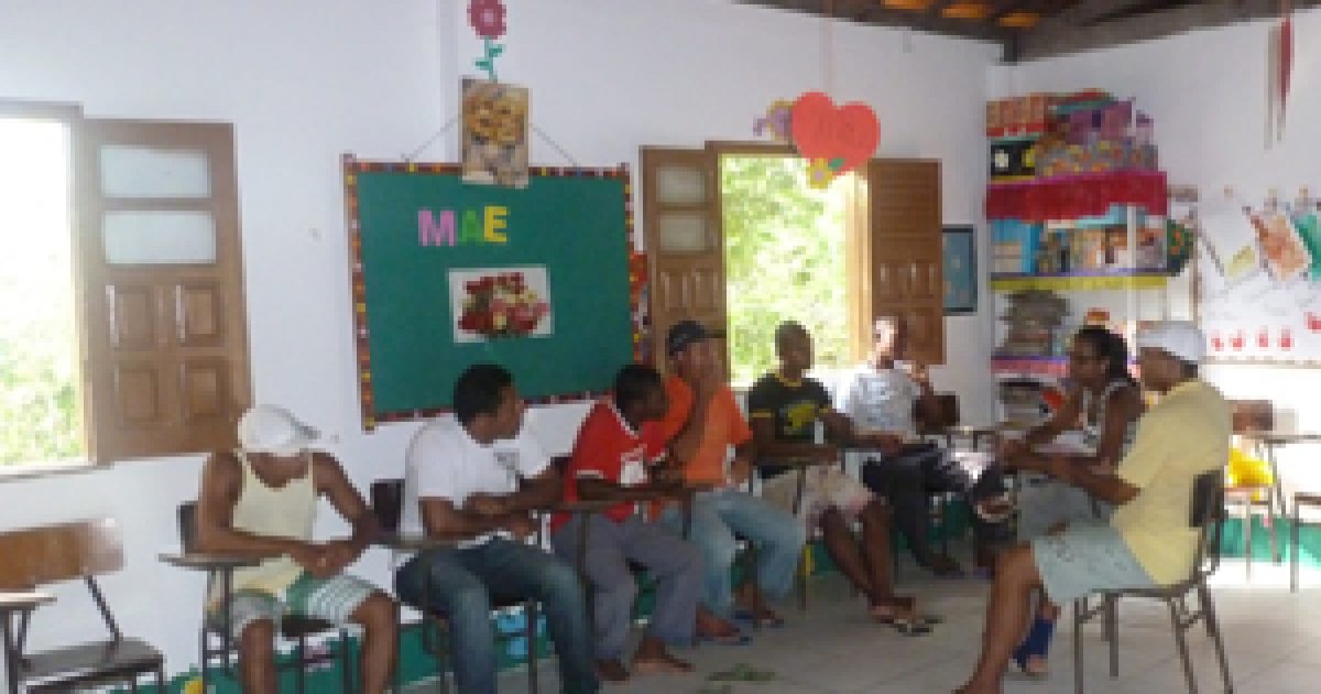 UFRB oferece curso de formação de pedreiros para moradores da Baixa da Linha