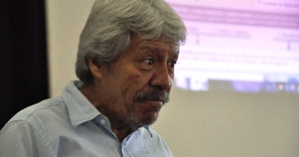 Professor convidado ministra palestra sobre resíduos sólidos