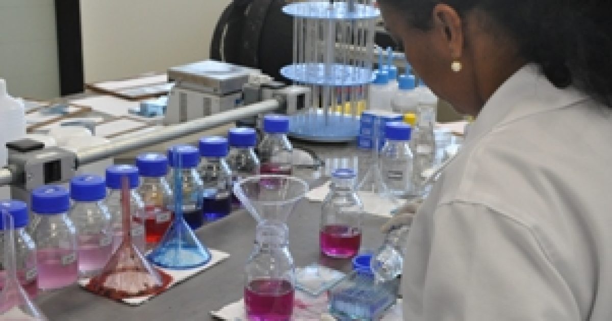 UFRB convoca servidores que trabalham com agentes químicos para realizar cadastro