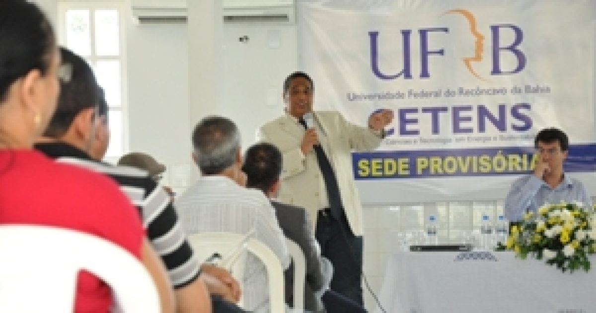 Aula magna marca início de especialização no campus de Feira de Santana