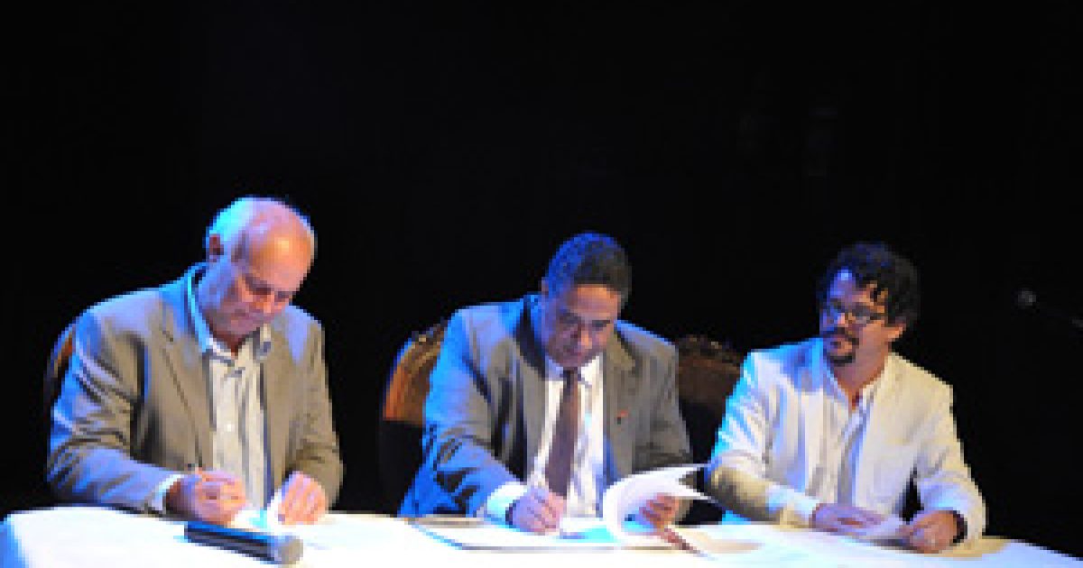 UFRB e Governo da Bahia assinam termo de cooperação na abertura oficial do CECULT