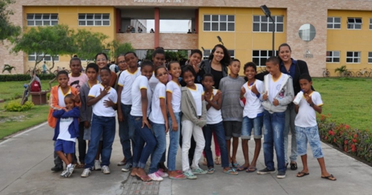 Alunos do ensino fundamental conhecem a UFRB através do Projeto Visita Social