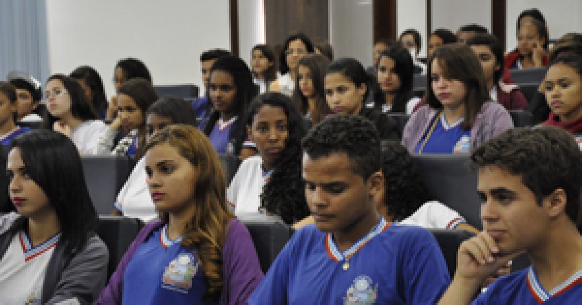 CCAAB recebe visita de alunos do Ensino Médio do município de Mutuípe