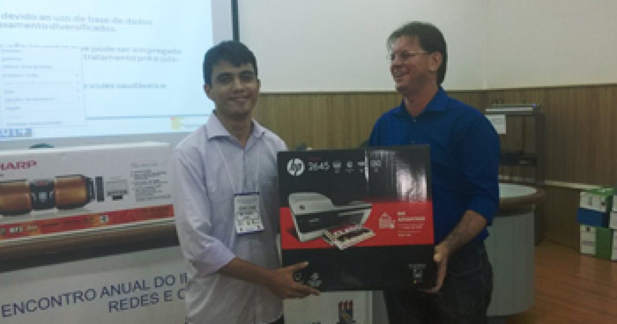 Discente da UFRB recebe prêmio de melhor artigo em evento na Paraíba