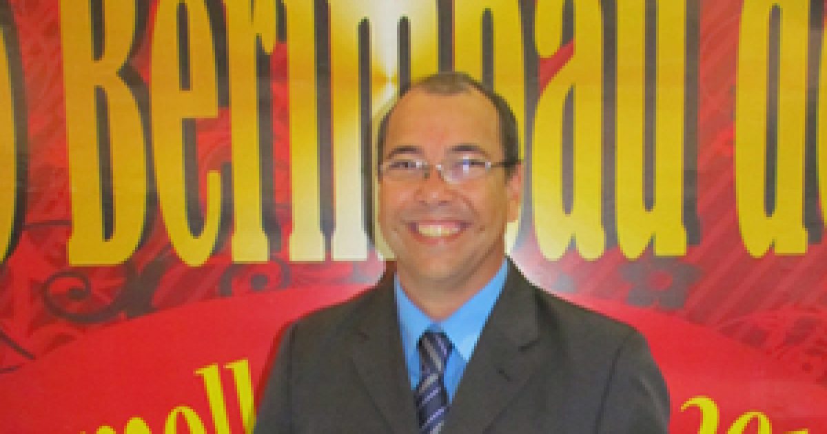 Pró-reitor de Extensão da UFRB recebe prêmio por contribuição cultural