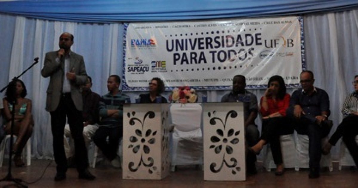 UFRB realiza aula inaugural do programa Universidade Para Todos 2015