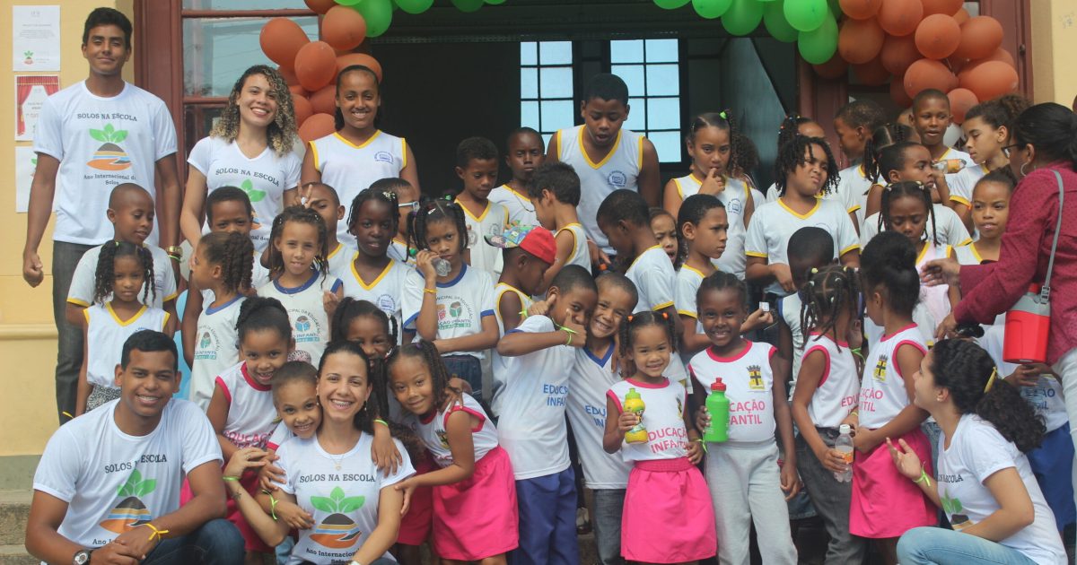 UFRB realiza atividade com alunos do ensino fundamental: Visita Solos na Escola