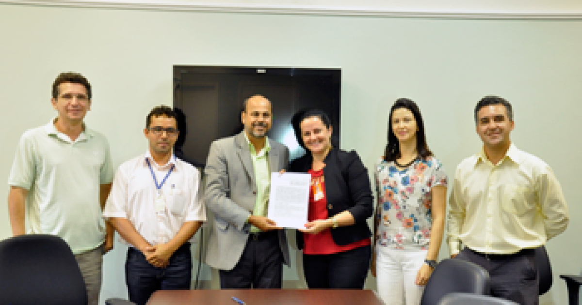 UFRB e Calçados Bibi celebram cooperação para uso de resíduos de EVA em laboratório