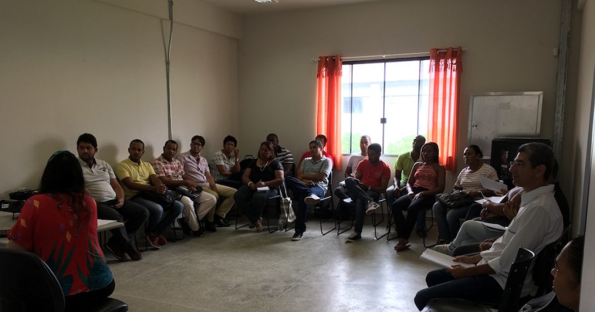 Oficina de compras de produtos da cultura familiar é realizada pela Proext