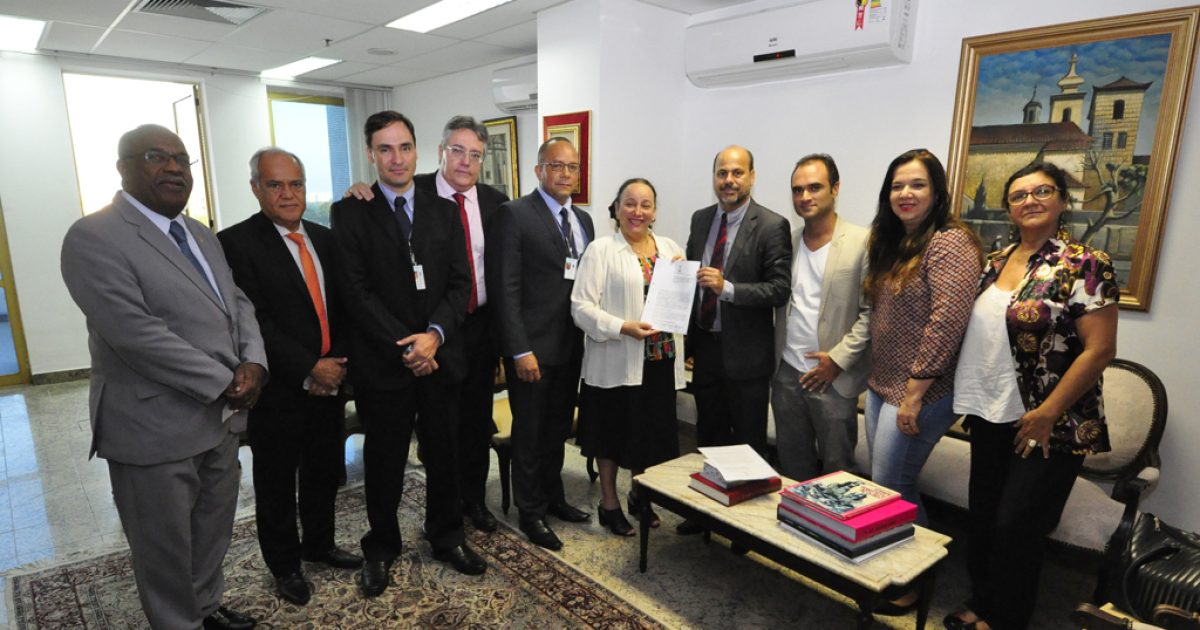 UFRB e TJBA firmam convênio para garantir preservação de documentos históricos