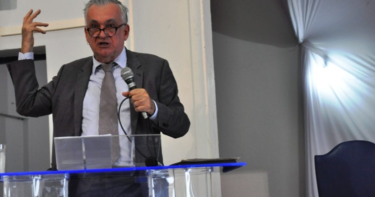 Aula magna com Juca Ferreira marca início do semestre letivo 2017.1