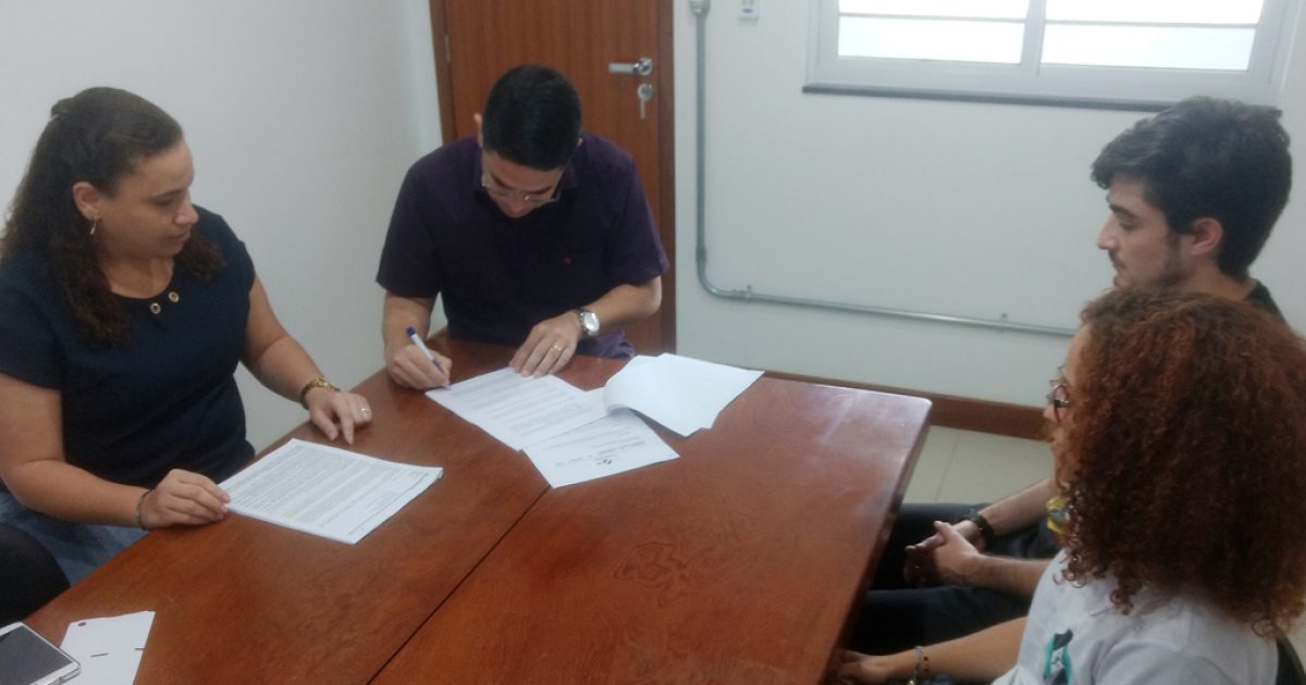 Recode Jr da UFRB fecha contrato com empresa de estruturas para construção civil