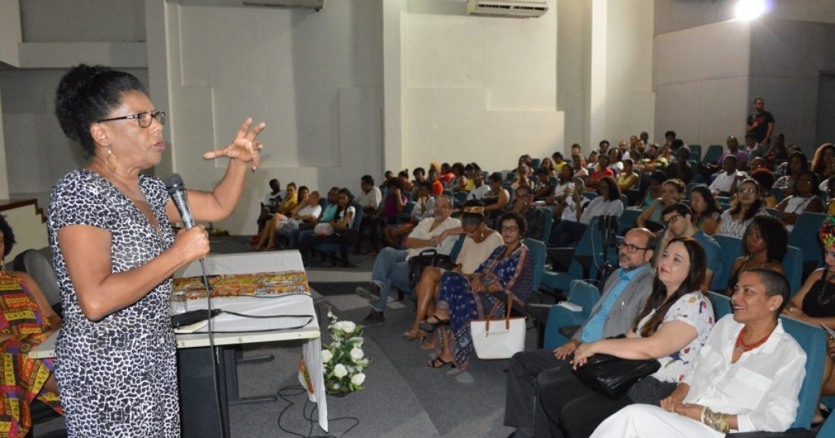 Cida Bento abre XI Fórum 20 de Novembro e chama atenção para população negra