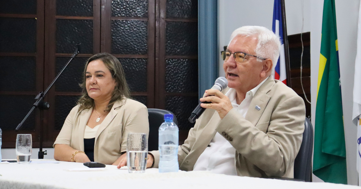 Diretor do CNPq analisa caminhos da ciência no Brasil em palestra realizada na UFRB