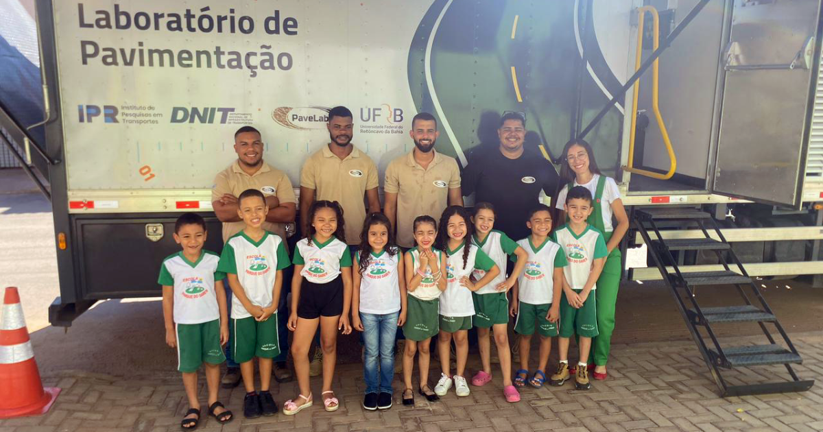 Projeto da UFRB e do DNIT aproxima jovens e crianças do universo da Engenharia de Transportes