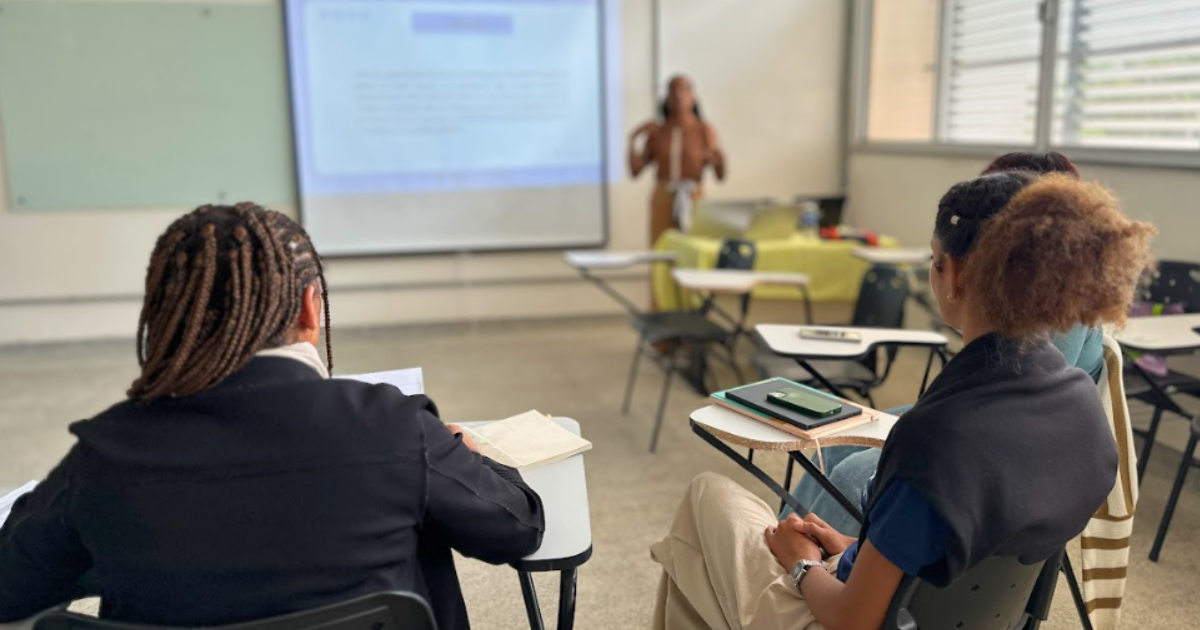 UFRB abre processo seletivo simplificado para 38 vagas de professor substituto