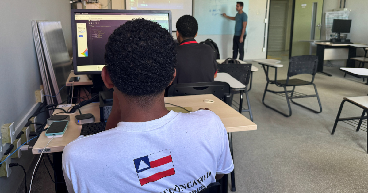 UFRB oferta oportunidades de formação em tecnologia para estudantes do Recôncavo