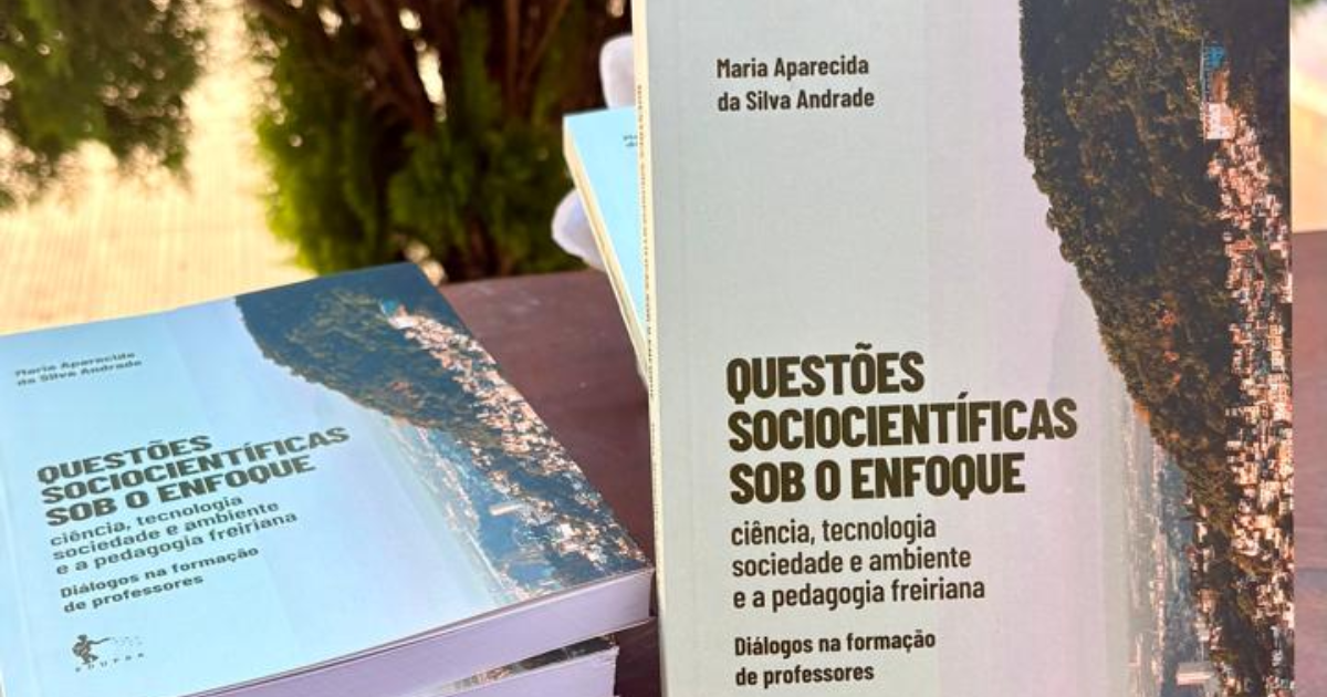Professora da UFRB publica livro sobre formação crítica de professores de Ciências