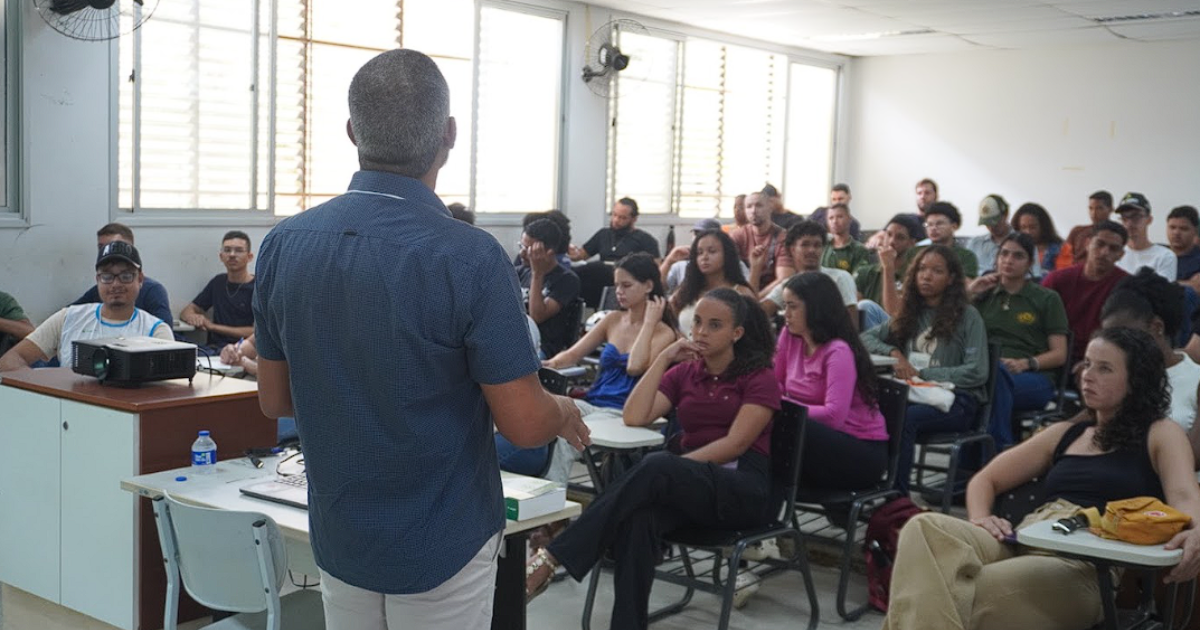 UFRB anuncia processo seletivo para contratação de 28 professores(as) substitutos(as)