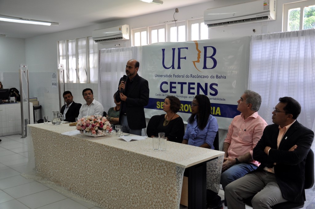 Reitor Silvio Soglia fala durante o evento